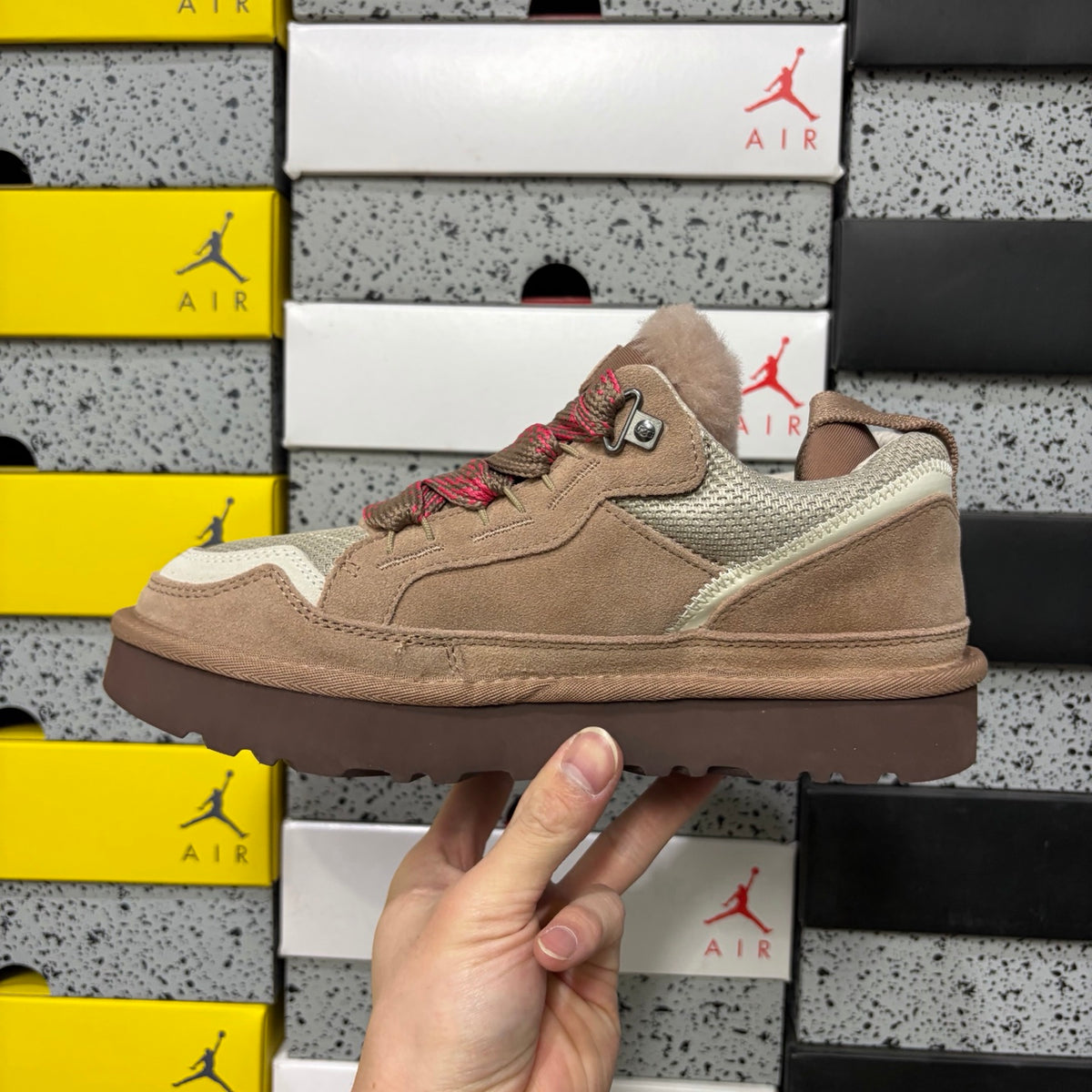 UGG Mele Low Sneaker 4032 | Fawn | EU Sizes 35–44