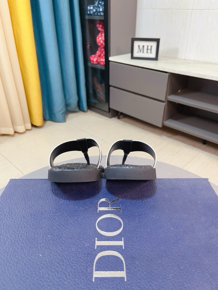 Dior Patterned Strap Thong Sandals - Textured Outsole