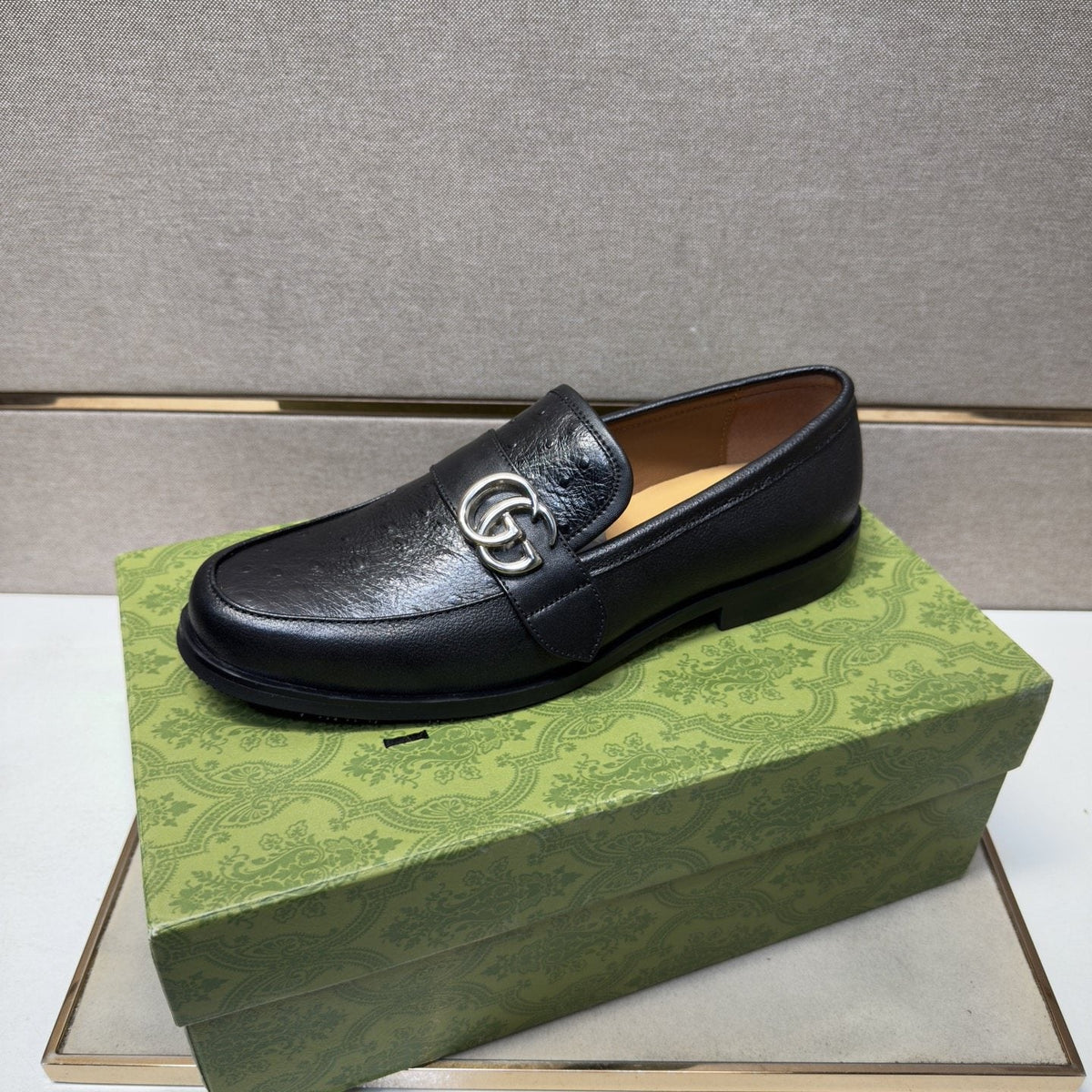 Gucci Men's Black Metal-Hardware Loafers - Leather Lining