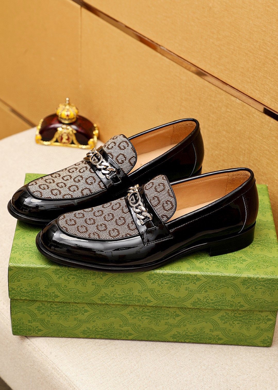 Gucci Men's Black & Beige Patterned Loafers