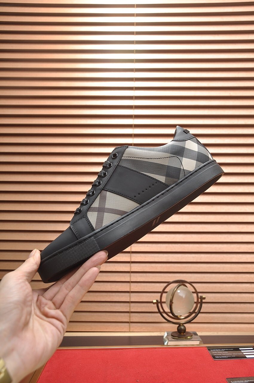 Burberry Check-Panel Low-Top Sneakers