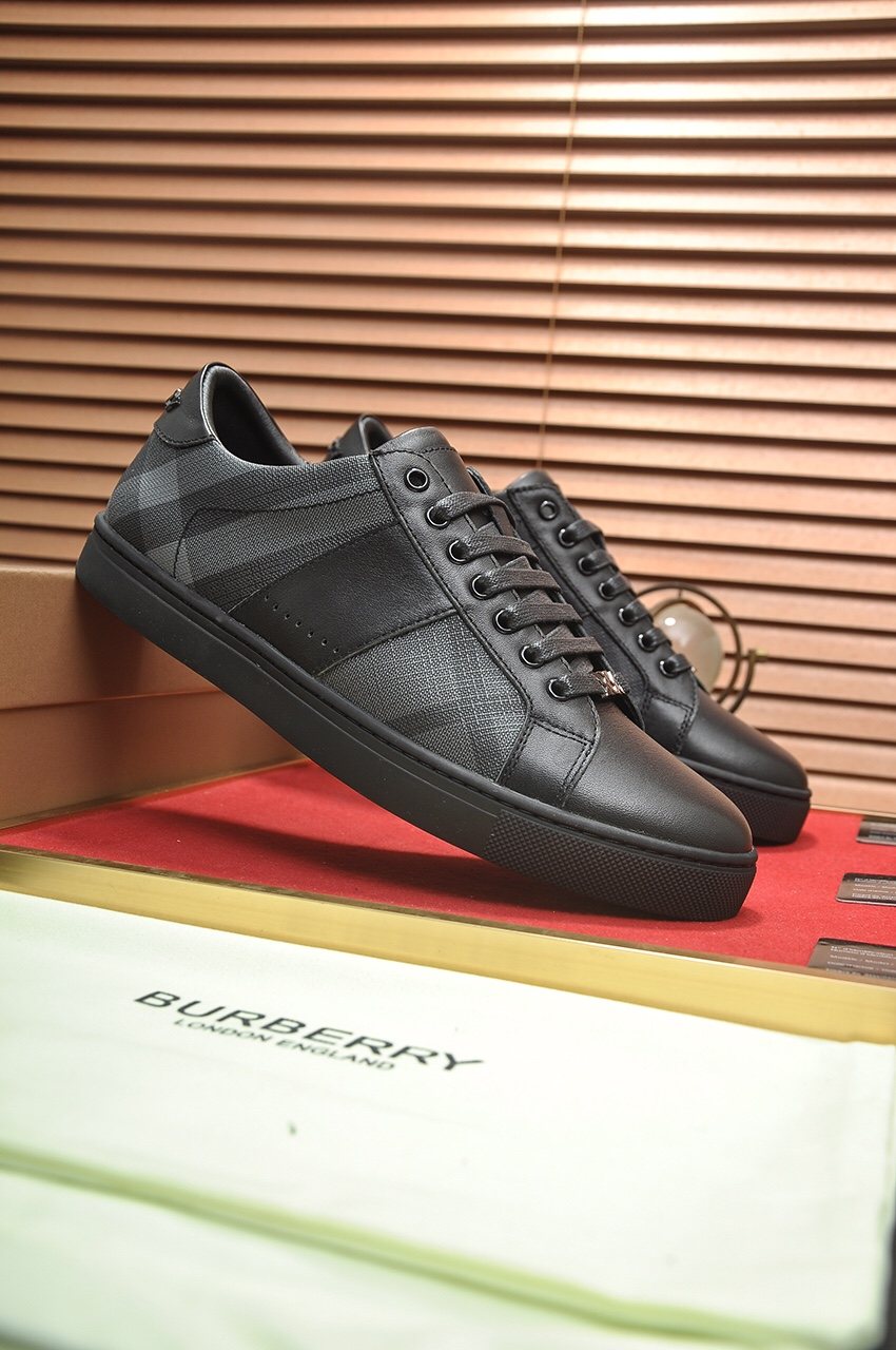 Burberry Check-Panel Low-Top Sneakers